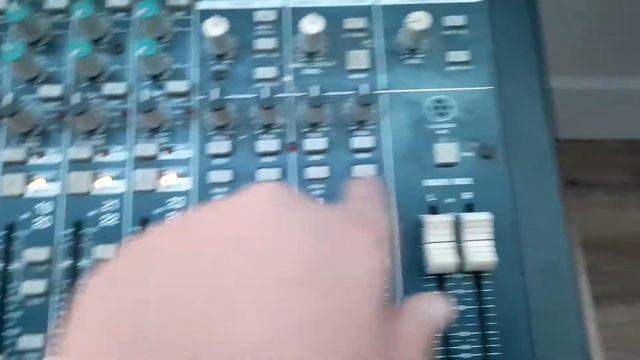 KA! : How To Setup the BEHRINGER : Eurodesk MX2442A Proffesional Studio Mixer смотреть онлайн