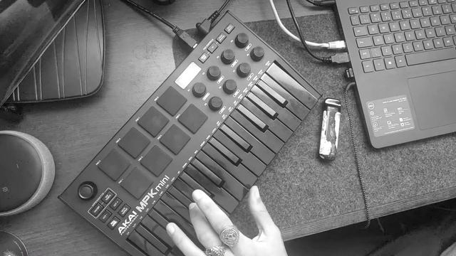where's my mind - lou cofer / cover with Akai MPK mini MK3 смотреть онлайн