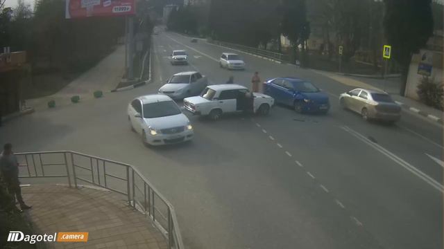 Дагомыс, Батумское шоссе ул Гайдара 2017 02 08 смотреть онлайн