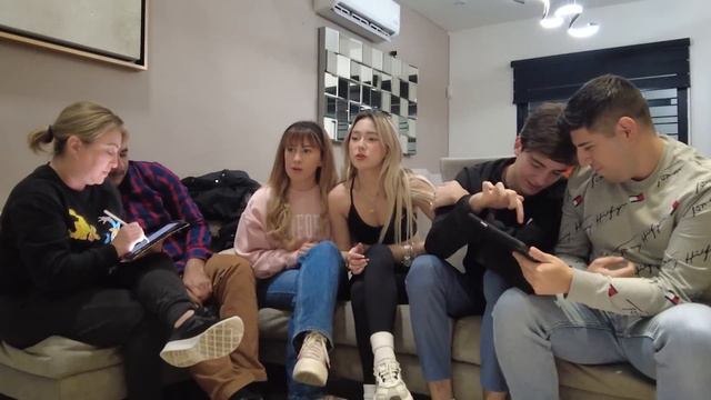 QUIÉN NOS CONOCE MÁS? PAPÁS VS NOVIOS | Hermanas JM смотреть онлайн
