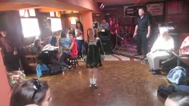 ael2013 Ivy Bar: Irish dancing and music смотреть онлайн
