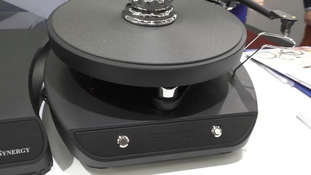 SME CEO Stuart McNeilis's Synergy Integrated Turntable Tour смотреть онлайн