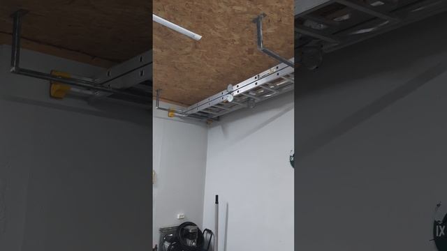 Потолочное крепление для лестницы и других длинных предметов. смотреть онлайн