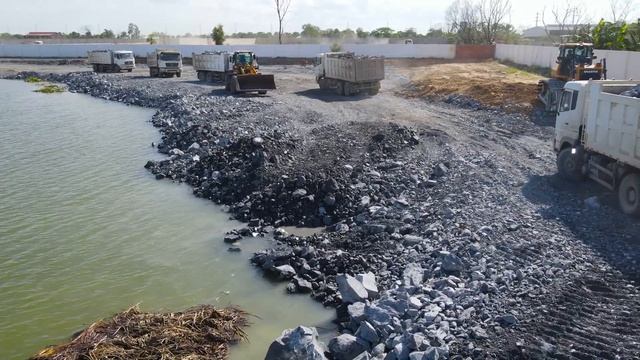 Wonderful Road construction activities Using modern machinery bulldozer and wheel loader push stone смотреть онлайн