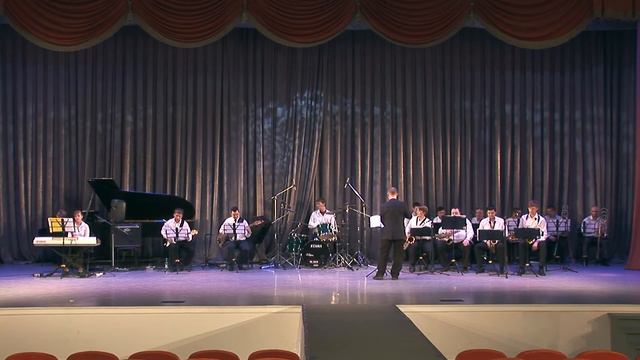 Эстрадно-джазовый оркестр "Календарь" УГГУ. К. Бейси. "Большие гонки" смотреть онлайн