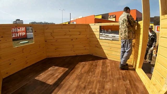 Гриль домик на территории торгового центра смотреть онлайн