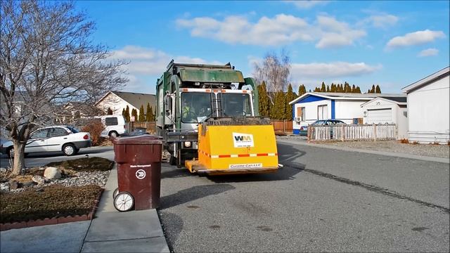 Mack LE - Heil DuraPack Half/Pack Garbage Truck смотреть онлайн