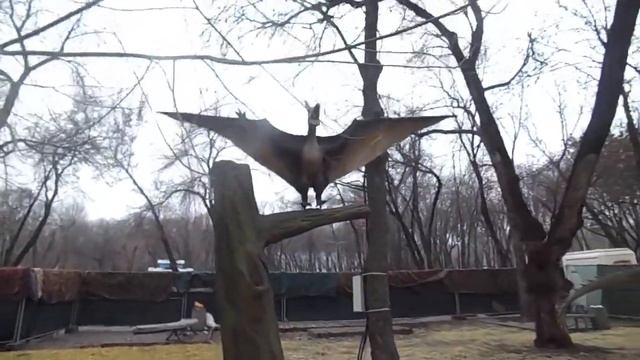 ЖИВЫЕ ДИНОЗАВРЫ В БОЛЬШОМ ГОРОДЕ, играем и развлекаемся вместе смотреть онлайн