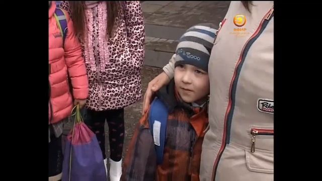 В Челнах учительница привязывала ребенка скотчем к стулу смотреть онлайн