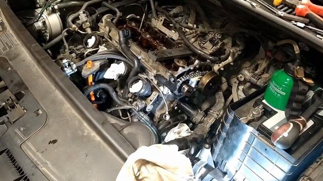 Замена фазорегулятора и цепи vw touran/passat b6 2 0 FSI. смотреть онлайн
