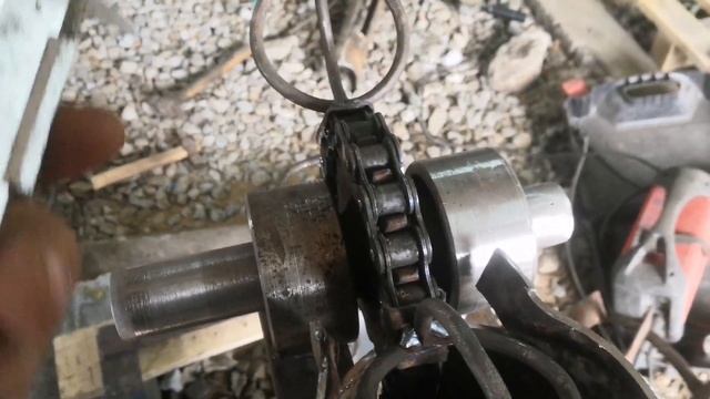 Самодельная картофелесажалка! механизм подачи картошки.. смотреть онлайн