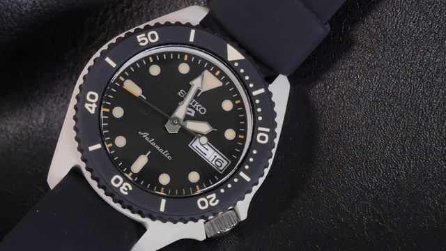 The Seiko 5 Sports SRPG Range of Resin-Cased Watches - Seiko's "MoonSwatch" Version of the SKX? смотреть онлайн