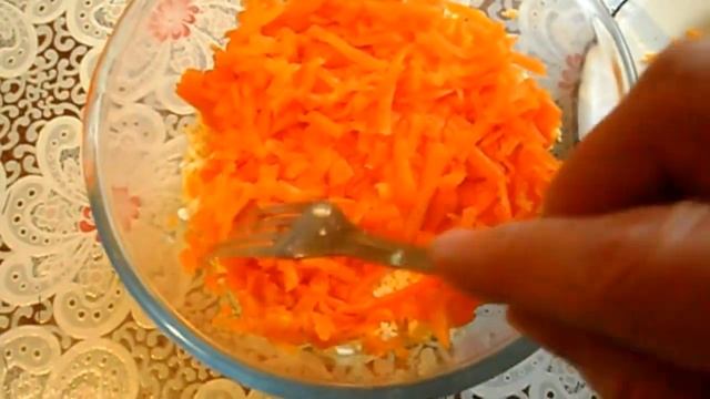 Очень нежный и вкусный салатик с мясом курицы и картофельной соломкой. Минимум майонеза смотреть онлайн