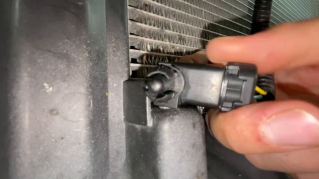 Chevy Equinox/GMC Terrain Ambient Air Temperature Sensor Replacement смотреть онлайн