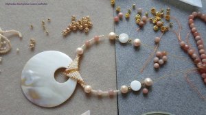 Колье Сотуар, своими руками, из бусин и перламутрового кулона, мастер класс.