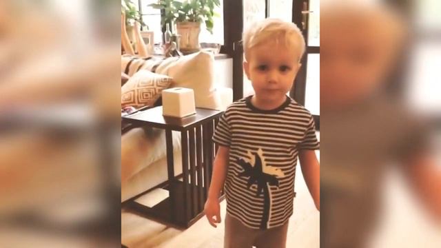 Максим Виторган отправился на прогулку с сыном Платоном смотреть онлайн