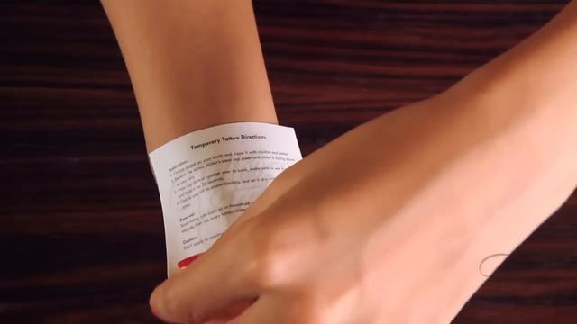 How to put on a Tattoo Sticker смотреть онлайн