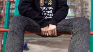 Самые простые и крутые трюки на турнике