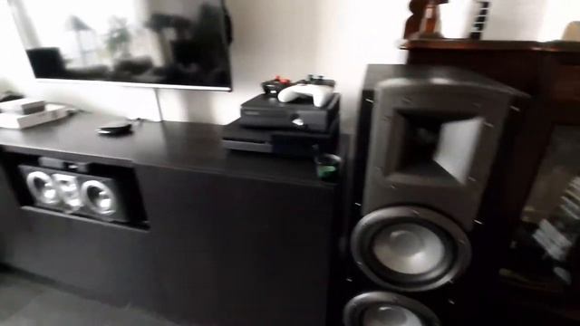 "Nieuwe" luidsprekerzuilen: Klipsch Synergy F2 + CS700 sub ? смотреть онлайн