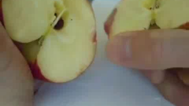 Как сломать яблоко руками смотреть онлайн