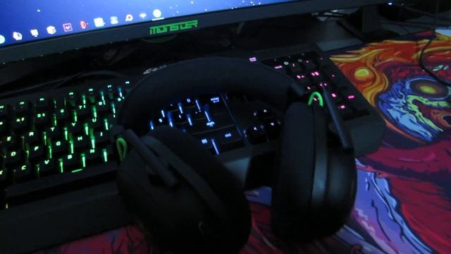 OYUNLARDA AVANTAJ SAĞLAYAN KULAKLIK !! RAZER BLACKSHARK V2 KULAKLIK İNCELEME !! смотреть онлайн
