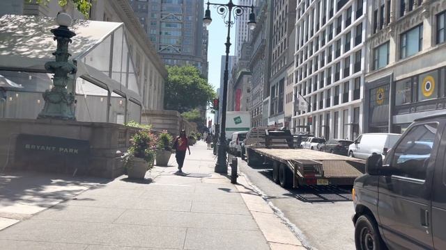 Manhattan 4k Walk - 86°f Sunny Morning Walking Tour In New York City смотреть онлайн