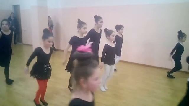 Էմիլյա Սարգսյան/Латиноамериканский танец медленный валс смотреть онлайн