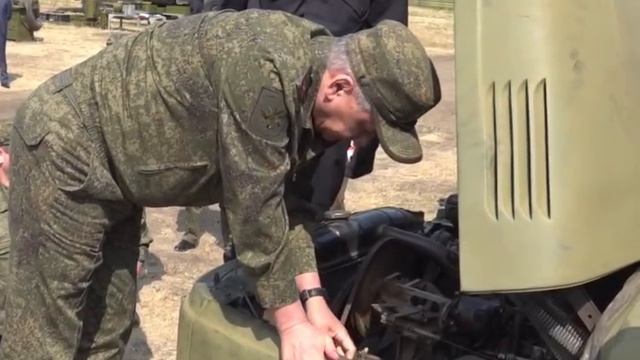 IШойгу проверил выполнение гособоронзаказа на предприятии ОПК в Омской области по производству танко смотреть онлайн