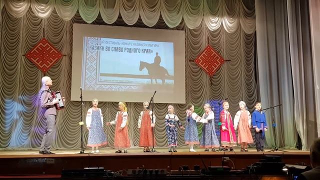 Детский вокальный ансамбль «Зелёная мурава» (мл.гр.) — «Ой, кумушки-голубушки» смотреть онлайн