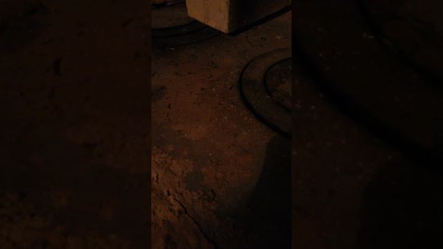 Вот чугунные кольца и блины хорошо прогрелись и уже не чадят на плите Первого Октября смотреть онлайн