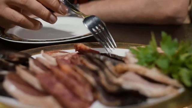 ПЕРВЫЙ РАЗ ПРОБУЕМ КУХНЮ БАШКИРИИ С METANOM смотреть онлайн