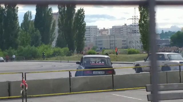 6 июня 2021 г. Гости из Воронежа жгли резину в Липецке. Танцы машин на асфальте. Соревнования смотреть онлайн