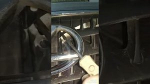 Как открыть капот lexus RX 300 , RX 330 , RX 350 , RX 400h при обрыве троса.