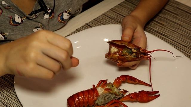 Как сварить и как кушать раков? смотреть онлайн