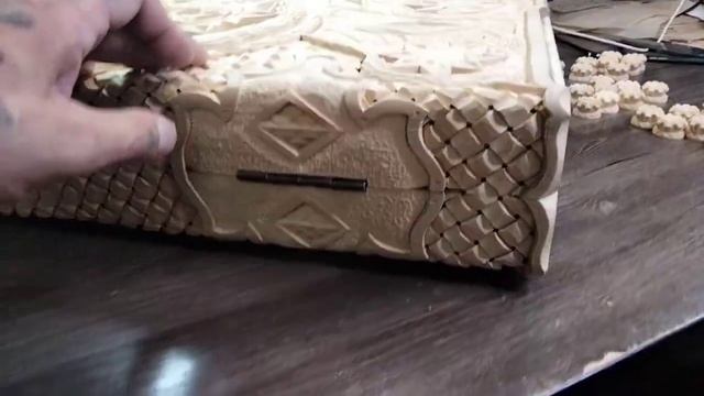 нарды книга ручной работы. ещё один заказ подходит к завершению. осталось покрыть лаком. смотреть онлайн