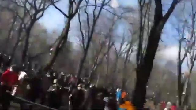 Киев Разгон боевиков бандеровцев в Киеве 20 02 14 смотреть онлайн