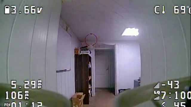 Minsk, FPV drone break, сделал трассу для коротания рабочего времени))) смотреть онлайн