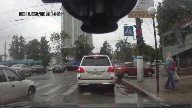 Три деятеля проехали на красный смотреть онлайн