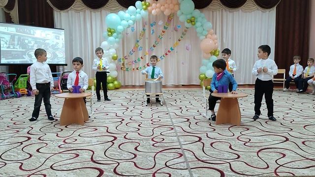 Оркестр от мальчиков, средняя группа "Ромашка", 8 марта 2023 смотреть онлайн