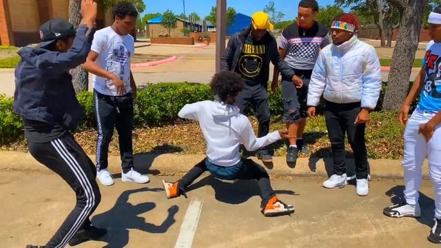 Chris Brown - Look At Me Now ft Lil Wayne, Busta Rhymes смотреть онлайн