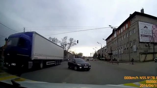 2016 Renault Fluence Crash