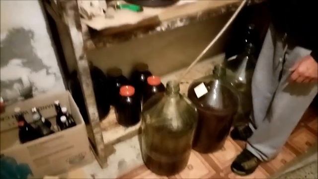 Перелив виноградного вина на длительное хранение смотреть онлайн