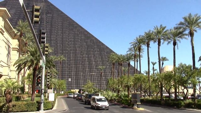 Египетские пирамиды и сфинкс в США отель Luxor Лас-Вегас смотреть онлайн