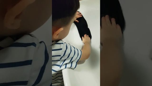 Ручная стирка папиных носков!!! смотреть онлайн