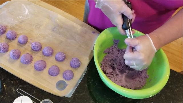 Making Lavender Bath Truffles смотреть онлайн