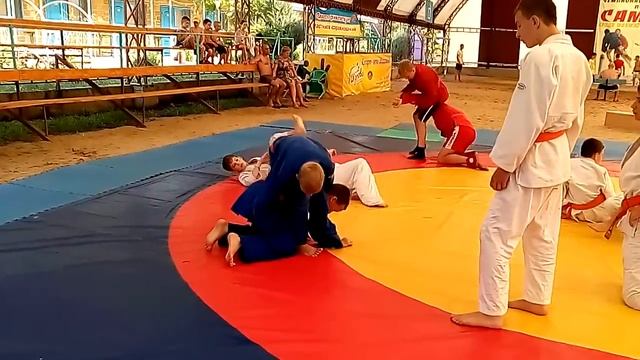 Клепальский Владислав . Переход на удушающий. Дзюдо . Каролина-Бугаз. База "Шурави" 7 июля 2015. смотреть онлайн