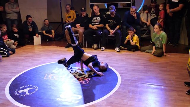 final 6-9 bboy Tornado vs Power Jet - брейкданс батл WINTER WARS 2020 смотреть онлайн