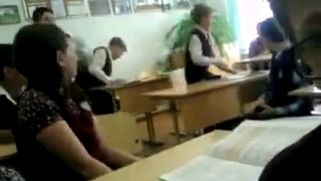 Учитель русского языка доводит учеников до нервного срыва! смотреть онлайн