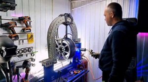 Греем литой диск газом без следов .Ремонт литья за 2 мин !
