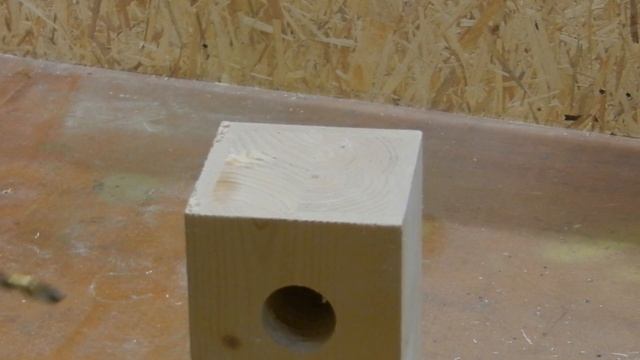 Как закрепить столб лестницы к полу, ограждение лестницы, деревянные перила. смотреть онлайн